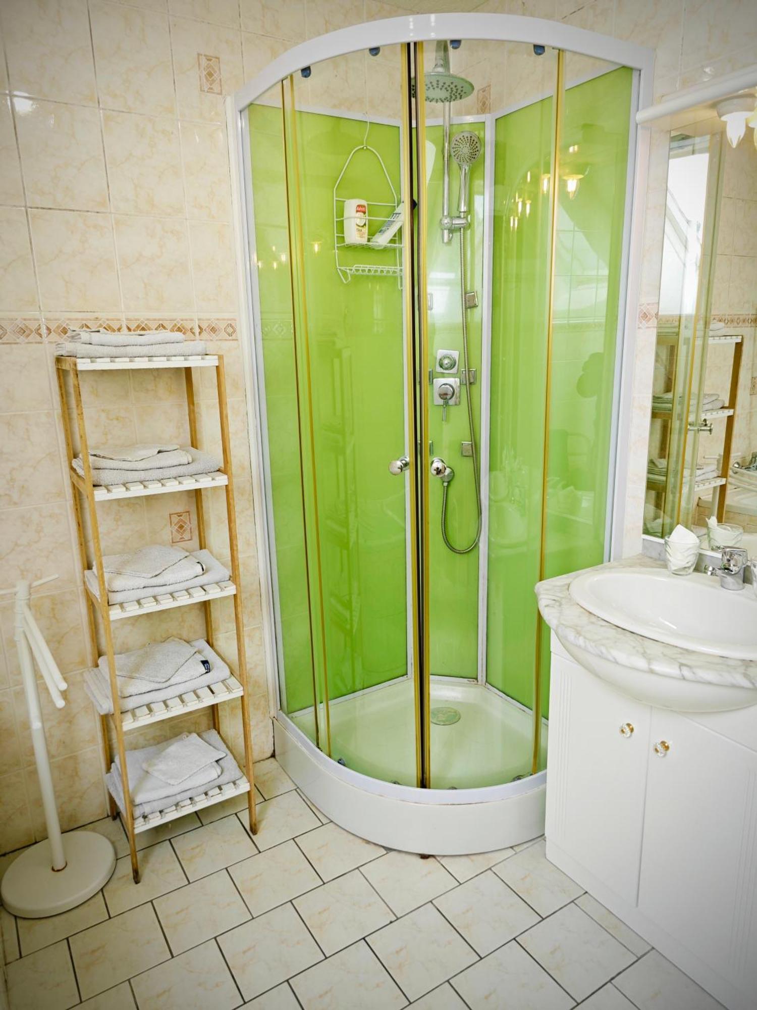 Les Salles Guest house Beauvoir (Manche)