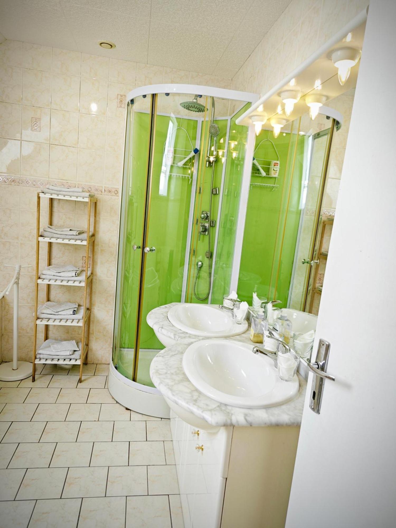 Les Salles Guest house